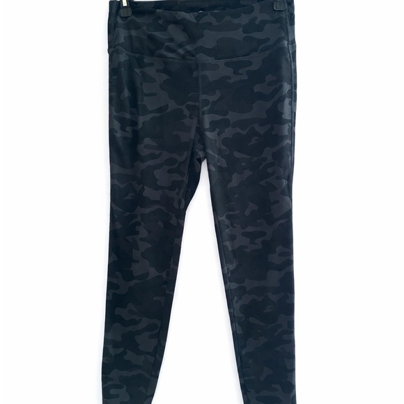 Danskin Pants - Danskin Black Camo Leggings